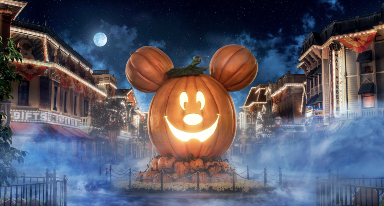 How to Have the Best Halloween at Disneyland This October Halloween at Disneyland